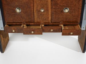 MANIFATTURA ITALIANA : Credenza a cassettini e ante con interno illuminato  - Asta Asta 476 | DESIGN E ARTI DECORATIVE DEL NOVECENTO Online - Associazione Nazionale - Case d'Asta italiane