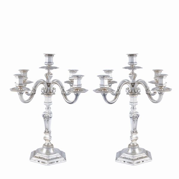 Coppia di candelabri in argento a cinque luci  - Asta Argenti e l'Arte della Tavola - Associazione Nazionale - Case d'Asta italiane