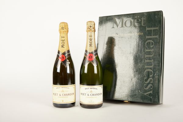 FRANCIA : Moet & Chandon (2 BT)  - Asta Vini e Distillati - Associazione Nazionale - Case d'Asta italiane