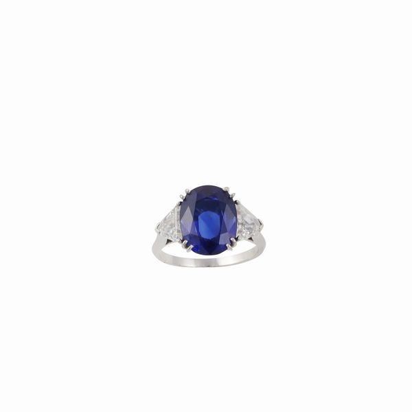 ANELLO, ZAFFIRO SRI LANKA ROYAL BLUE  - Asta GIOIELLI IMPORTANTI - Associazione Nazionale - Case d'Asta italiane