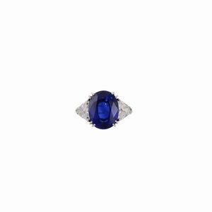 ANELLO, ZAFFIRO SRI LANKA ROYAL BLUE  - Asta GIOIELLI IMPORTANTI - Associazione Nazionale - Case d'Asta italiane