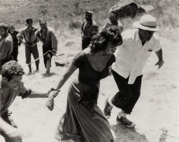 FEDERICO PATELLANI : Sophia Loren sul set del film Orgoglio e Passione  - Asta Fotografia - Associazione Nazionale - Case d'Asta italiane