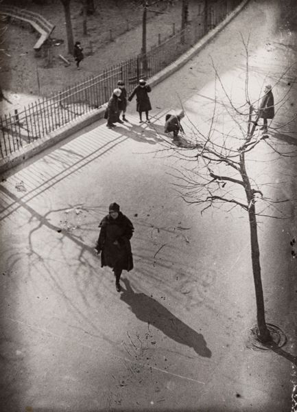 Alexander Rodchenko : Street scene from above  - Asta Fotografia - Associazione Nazionale - Case d'Asta italiane