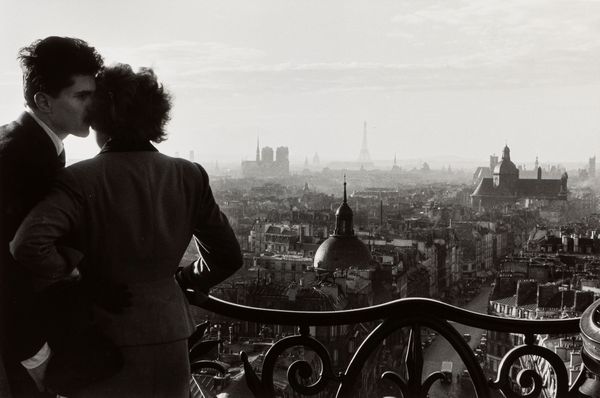 Willy Ronis : Les amoreux de la Bastille  - Asta Fotografia - Associazione Nazionale - Case d'Asta italiane