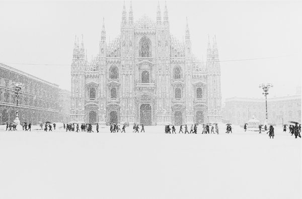 Virgilio Carnisio : Piazza del Duomo, Milano  - Asta Fotografia - Associazione Nazionale - Case d'Asta italiane