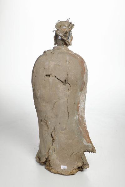 Grande e rara figura di Guanyin in terracotta con tracce di policromia, Cina, Dinastia Ming (1368-1644)  - Asta Dipinti e Sculture del XIX-XX secolo - Associazione Nazionale - Case d'Asta italiane