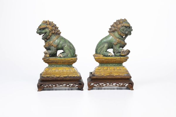 Coppia di cani di Pho in grs Sancai, Cina, Dinastia Ming, XVII secolo  - Asta Dipinti e Sculture del XIX-XX secolo - Associazione Nazionale - Case d'Asta italiane