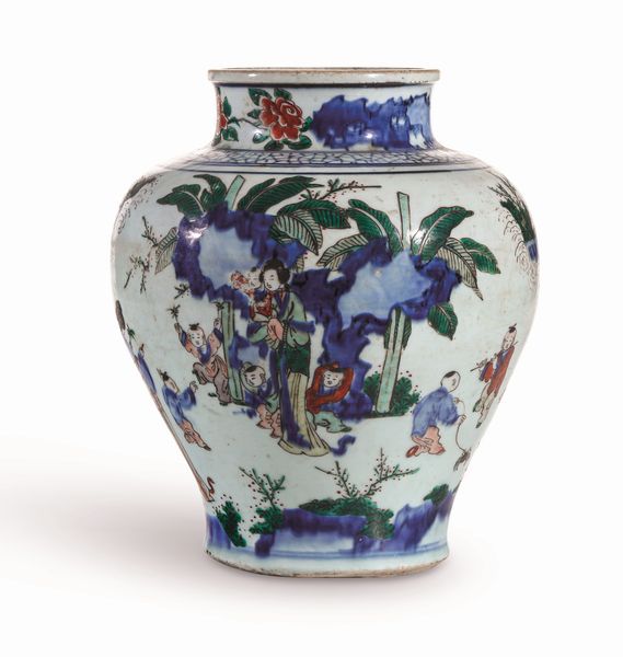 Vaso in porcellana Wucai con scena di corte, Cina, Dinastia Qing, epoca Shunzhi (1644-1661)  - Asta Dipinti e Sculture del XIX-XX secolo - Associazione Nazionale - Case d'Asta italiane