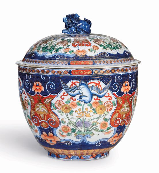 Grande zuppiera con coperchio in porcellana Imari, Giappone, XIX secolo  - Asta Dipinti e Sculture del XIX-XX secolo - Associazione Nazionale - Case d'Asta italiane