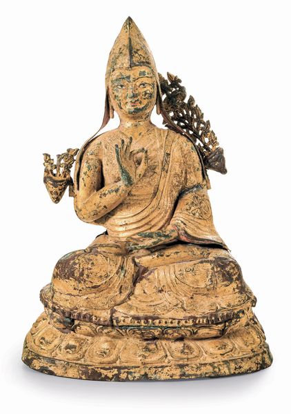 Figura di Tsongkhapa seduto su doppio fiore di loto in bronzo dorato e tracce di policromia, Tibet, XVIII secolo  - Asta Dipinti e Sculture del XIX-XX secolo - Associazione Nazionale - Case d'Asta italiane