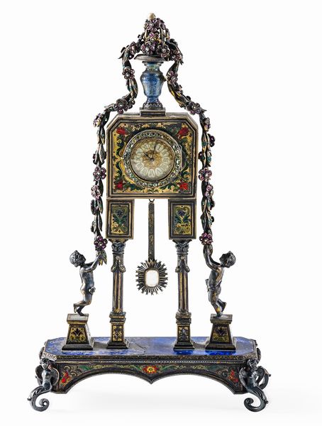 Elegante orologio da tavolo in argento, probabilmente Austria, fine del XIX secolo (apparentemente privo di punzonatura)  - Asta Dipinti e Sculture del XIX-XX secolo - Associazione Nazionale - Case d'Asta italiane