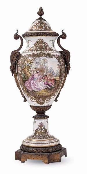 Vaso con coperchio<BR>Francia, XIX o inizio del XX secolo<BR>  - Asta Dipinti e Sculture del XIX-XX secolo - Associazione Nazionale - Case d'Asta italiane