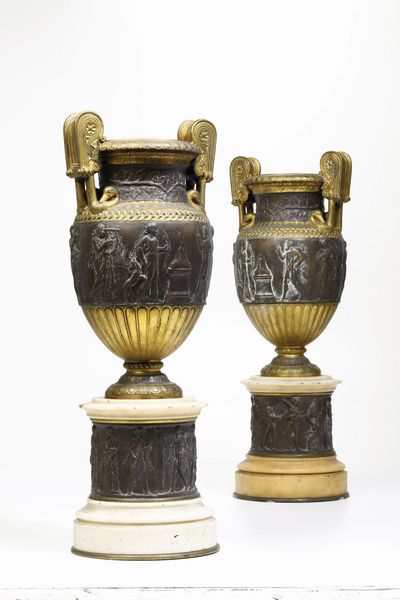 Coppia di vasi neoclassici in marmo e bronzo da modello tratto dall'antico. XIX secolo  - Asta Dipinti e Sculture del XIX-XX secolo - Associazione Nazionale - Case d'Asta italiane