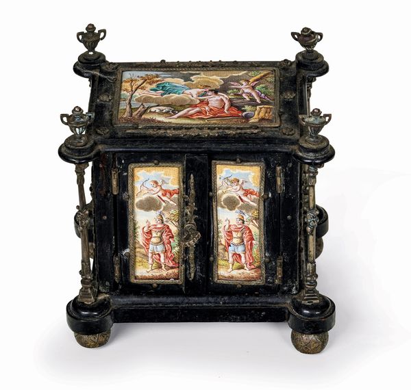 Piccolo monetiere in legno ebanizzato, metallo dorato e smalti policromi. Vienna, XIX secolo  - Asta Dipinti e Sculture del XIX-XX secolo - Associazione Nazionale - Case d'Asta italiane