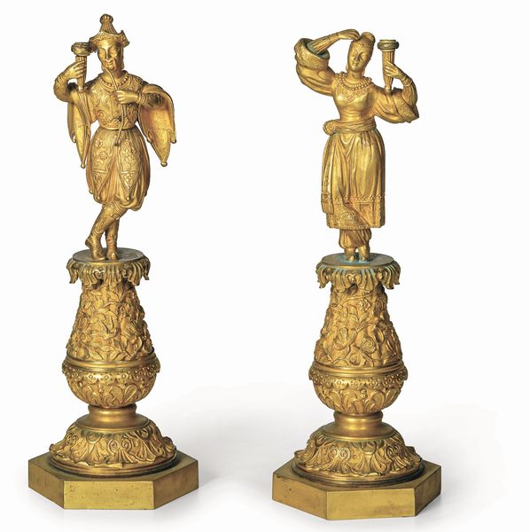 Coppia di candelieri in bronzo dorato. XIX secolo  - Asta Dipinti e Sculture del XIX-XX secolo - Associazione Nazionale - Case d'Asta italiane