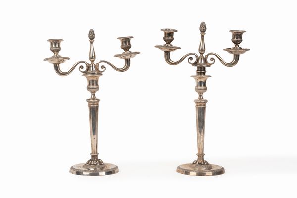 Coppia di candelabri  - Asta Argenti Antichi e del XX Secolo - Associazione Nazionale - Case d'Asta italiane