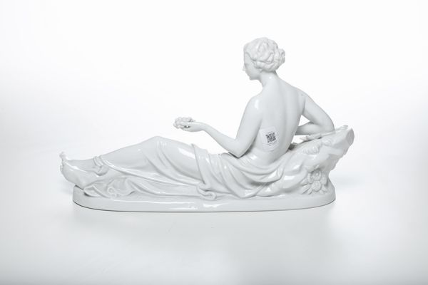 Figura<BR>Germania, Manifattura di Rosenthal, 1935<BR>Modello di Hugo Meisel (1887-1966)  - Asta Sei Secoli di Arti e Arredi - Associazione Nazionale - Case d'Asta italiane