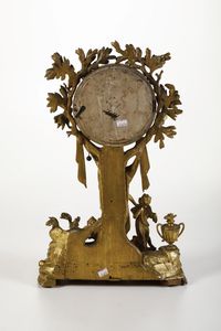 Orologio da tavolo in legno dorato. Probabilmente Austria, XVIII-XIX secolo  - Asta Sei Secoli di Arti e Arredi - Associazione Nazionale - Case d'Asta italiane