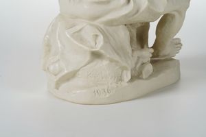 Scultura Suonatore darmonica con cane<BR>Germania, Manifattura Rosenthal, dopo il 1936<BR>Modello di Elisabeth Kelling-Hfer, 1936<BR>  - Asta Sei Secoli di Arti e Arredi - Associazione Nazionale - Case d'Asta italiane