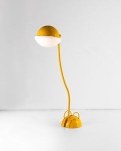 GAE AULENTI : Lampada da terra della serie Locus Solus.  - Asta Design 200 - Associazione Nazionale - Case d'Asta italiane