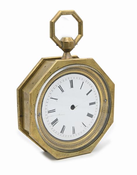 Cassa e quadrante di un orologio da carrozza in ottone a profilo ottagonale. Con vetro. Apertura sul davanti e sul retro  - Asta Asta a Tempo - Orologi da Tasca da Polso e da Tavolo - Associazione Nazionale - Case d'Asta italiane