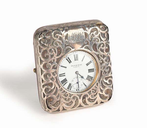 Porta orologio in legno rivestito in velluto e lamina d'argento sterling Londra 1905 con all'interno un orologio da carrozza remontoir con cassa in metallo argentato (Weir & Sons Dublino)  - Asta Asta a Tempo - Orologi da Tasca da Polso e da Tavolo - Associazione Nazionale - Case d'Asta italiane