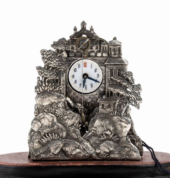 Orologio da tavolo in argento con campana  - Asta Piccoli Orologi da tavolo Art Dco e Saliere d'Epoca dalle Collezioni Melandri di Objets de Vertu - Associazione Nazionale - Case d'Asta italiane