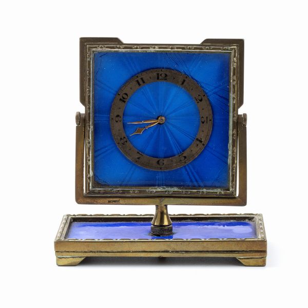 Orologio da tavolo Art Dco con smalti  - Asta Piccoli Orologi da tavolo Art Dco e Saliere d'Epoca dalle Collezioni Melandri di Objets de Vertu - Associazione Nazionale - Case d'Asta italiane