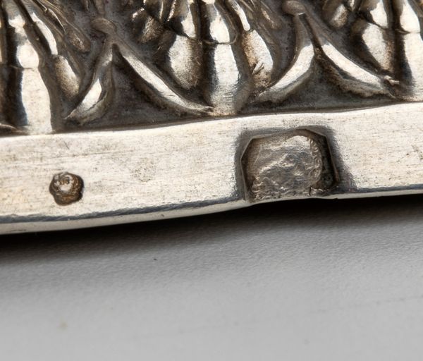 Saliera francese in argento  - Asta Piccoli Orologi da tavolo Art Dco e Saliere d'Epoca dalle Collezioni Melandri di Objets de Vertu - Associazione Nazionale - Case d'Asta italiane