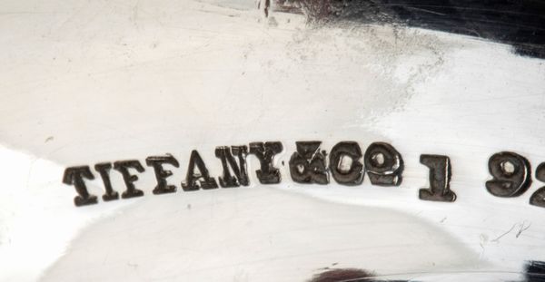 Tiffany & Co.® : Coppia di saliere americane in argento  - Asta Piccoli Orologi da tavolo Art Dco e Saliere d'Epoca dalle Collezioni Melandri di Objets de Vertu - Associazione Nazionale - Case d'Asta italiane