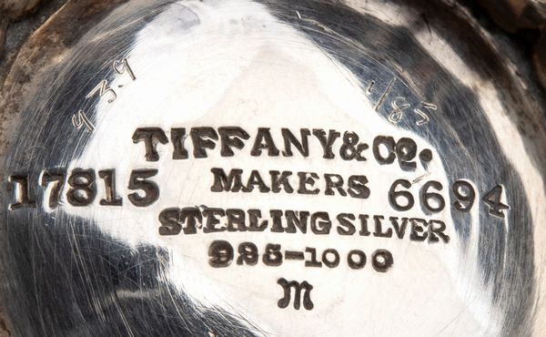 Tiffany & Co.® : Coppia di saliere Americane in argento  - Asta Piccoli Orologi da tavolo Art Dco e Saliere d'Epoca dalle Collezioni Melandri di Objets de Vertu - Associazione Nazionale - Case d'Asta italiane