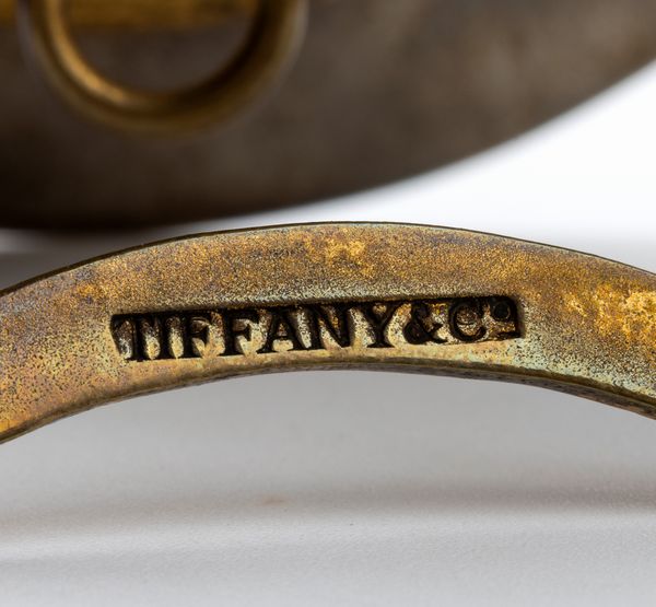 Henry Clifford Davis per Tiffany & Co : Orologio da tavolo Art Dco in argento e smalti  - Asta Piccoli Orologi da tavolo Art Dco e Saliere d'Epoca dalle Collezioni Melandri di Objets de Vertu - Associazione Nazionale - Case d'Asta italiane