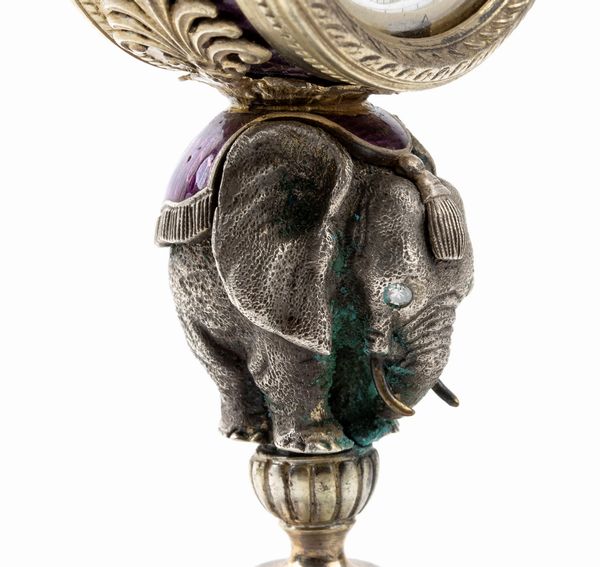 FABERGÉ CARL, a firma di : Orologio da tavolo in argento dorato e smalti  - Asta Piccoli Orologi da tavolo Art Dco e Saliere d'Epoca dalle Collezioni Melandri di Objets de Vertu - Associazione Nazionale - Case d'Asta italiane