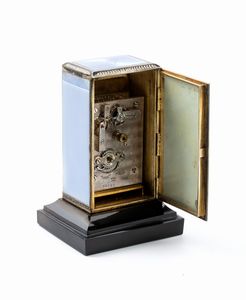 Wera per Tiffany & Co : Orologio da tavolo Art Dco  in argento e smalti  - Asta Piccoli Orologi da tavolo Art Dco e Saliere d'Epoca dalle Collezioni Melandri di Objets de Vertu - Associazione Nazionale - Case d'Asta italiane