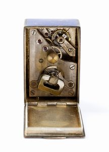 W. Allemann : Orologio da tavolo Art Dco in argento e lapislazzuli  - Asta Piccoli Orologi da tavolo Art Dco e Saliere d'Epoca dalle Collezioni Melandri di Objets de Vertu - Associazione Nazionale - Case d'Asta italiane