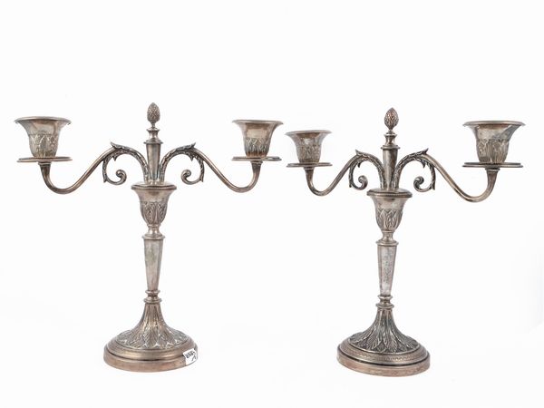 Coppia di candelabri in argento  - Asta Di villa in villa Una collezione di vetri - Associazione Nazionale - Case d'Asta italiane