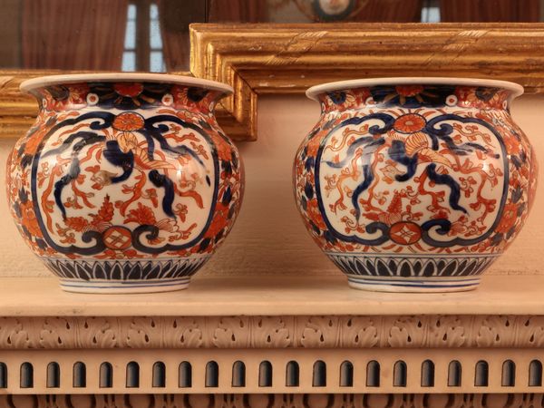 Coppia di vasi in porcellana, Imari  - Asta Di villa in villa Una collezione di vetri - Associazione Nazionale - Case d'Asta italiane