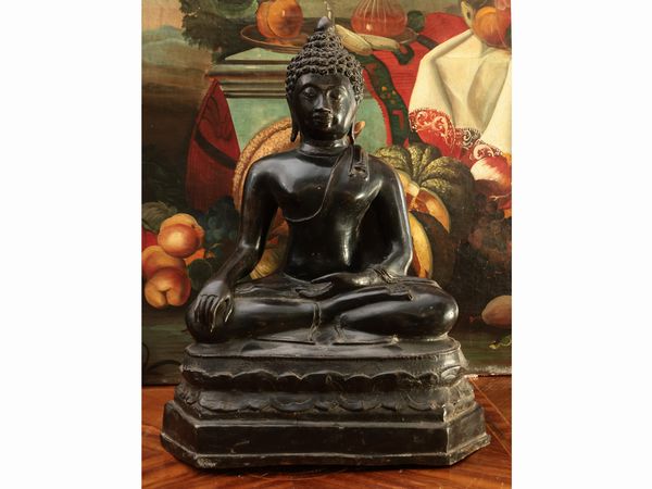 Buddha in bronzo  - Asta Di villa in villa Una collezione di vetri - Associazione Nazionale - Case d'Asta italiane