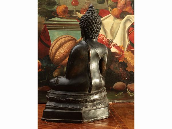 Buddha in bronzo  - Asta Di villa in villa Una collezione di vetri - Associazione Nazionale - Case d'Asta italiane