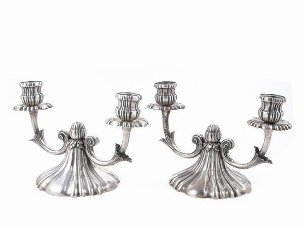 Coppia di candelabri in argento  - Asta Di villa in villa Una collezione di vetri - Associazione Nazionale - Case d'Asta italiane