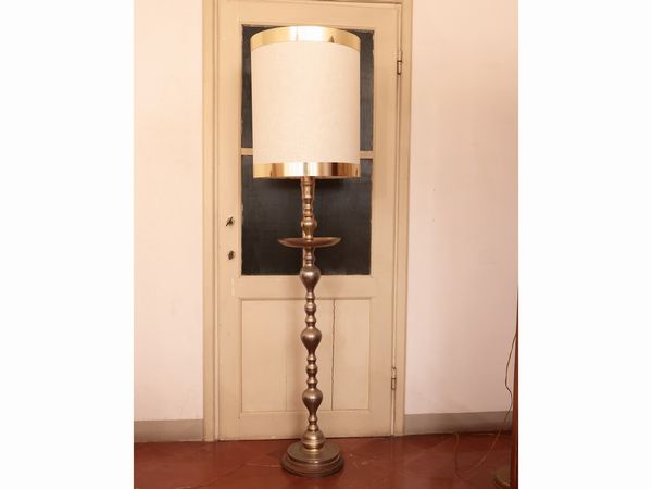 Lampada da terra in ottone  - Asta Di villa in villa Una collezione di vetri - Associazione Nazionale - Case d'Asta italiane