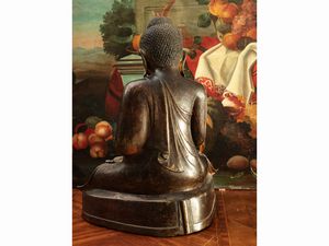 Buddha in bronzo  - Asta Di villa in villa Una collezione di vetri - Associazione Nazionale - Case d'Asta italiane