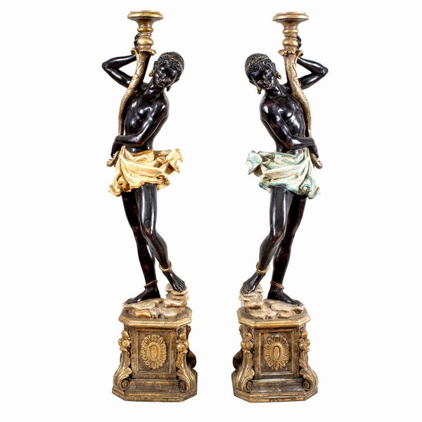 Coppia di sculture in legno scolpito, laccato e dorato  - Asta Dipinti Antichi e del XIX Secolo Arredi e Sculture - Associazione Nazionale - Case d'Asta italiane