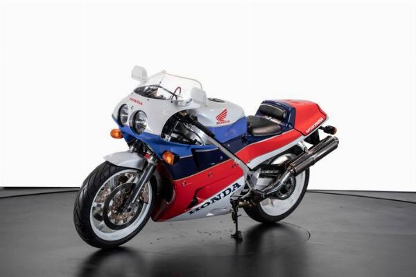 Honda : Modello RC 30  - Asta Auto  - Associazione Nazionale - Case d'Asta italiane