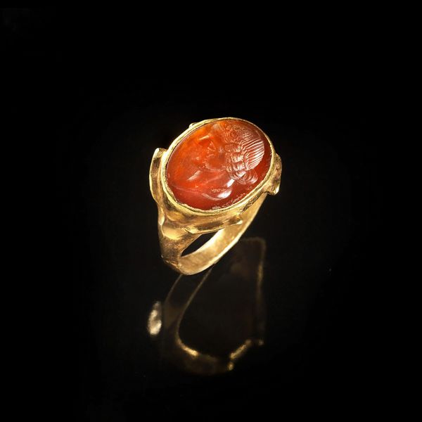 ANELLO CON VOLTO FEMMINILE  - Asta ARCHEOLOGIA - Associazione Nazionale - Case d'Asta italiane