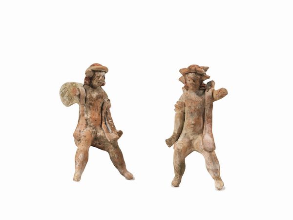 DUE STATUINE ALATE  - Asta ARCHEOLOGIA - Associazione Nazionale - Case d'Asta italiane