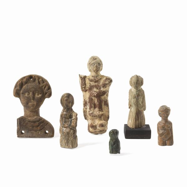 GRUPPO DI STATUETTE FEMMINILI  - Asta ARCHEOLOGIA - Associazione Nazionale - Case d'Asta italiane