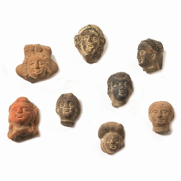 GRUPPO DI TESTINE IN MINIATURA  - Asta ARCHEOLOGIA - Associazione Nazionale - Case d'Asta italiane