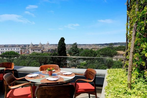 Hotel Eden, Dorchester Collection - Roma  - Asta PANDOLFINI PER AMICI DI URI - ASTA BENEFICA PER SOSTENERE LA RICERCA SCIENTIFICA UROLOGICA - Associazione Nazionale - Case d'Asta italiane