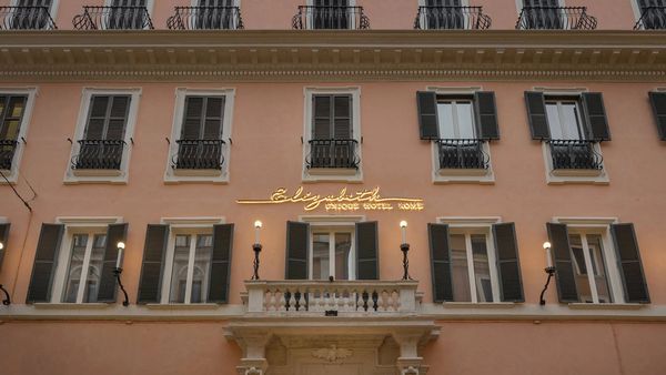 Elizabeth Unique Hotel - Roma  - Asta PANDOLFINI PER AMICI DI URI - ASTA BENEFICA PER SOSTENERE LA RICERCA SCIENTIFICA UROLOGICA - Associazione Nazionale - Case d'Asta italiane